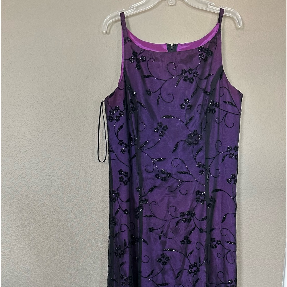 Night dress, beautiful color. Only wore once